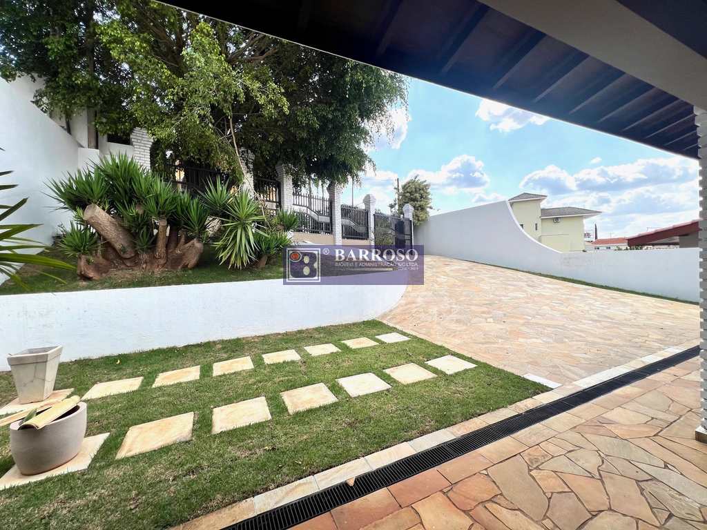 Casa em Serra Negra, no bairro Estância Suíça
