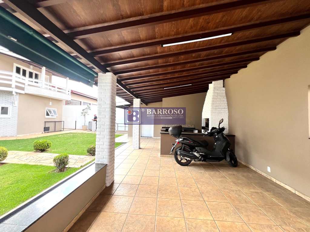 Casa em Serra Negra, no bairro Estância Suíça