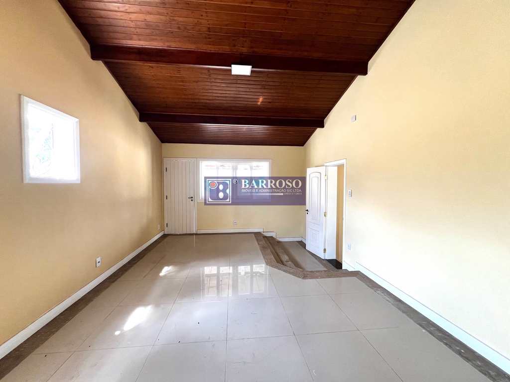 Casa em Serra Negra, no bairro Estância Suíça