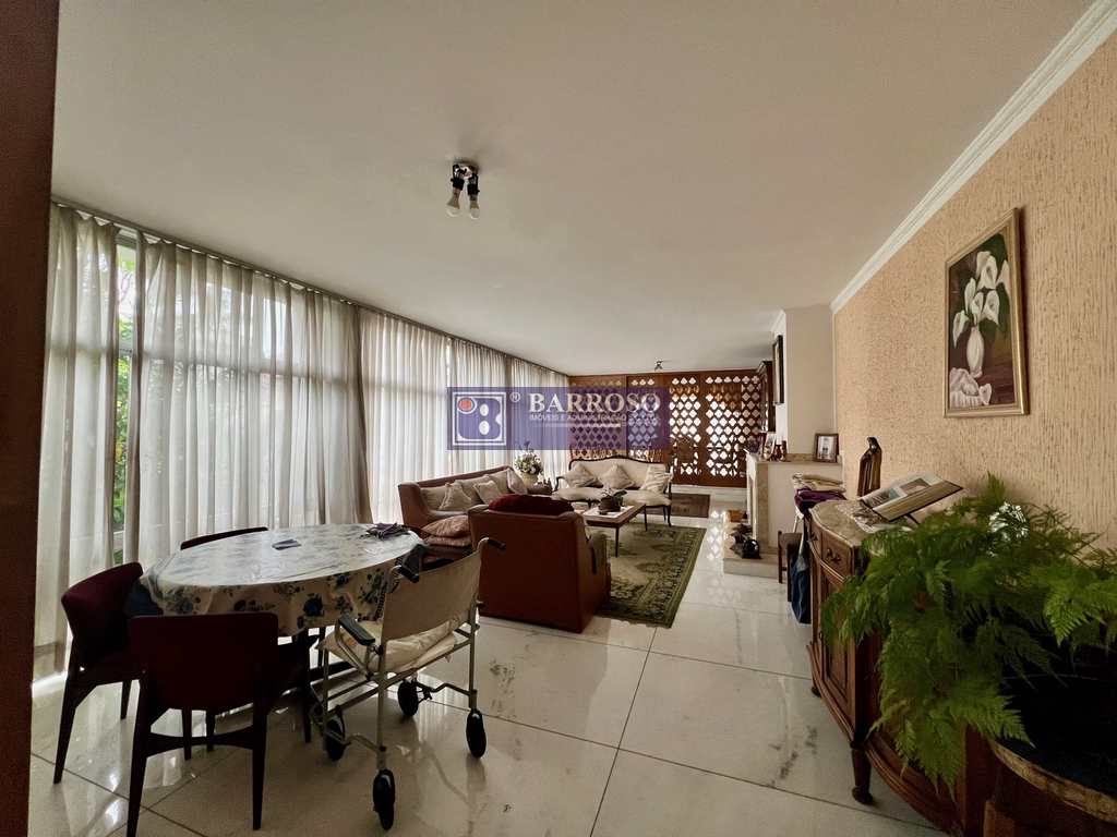 Casa em Serra Negra, no bairro Centro