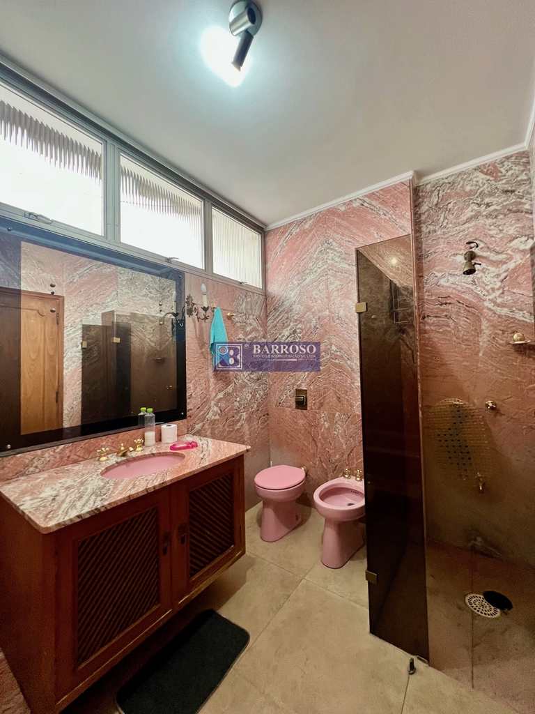 Casa em Serra Negra, no bairro Centro