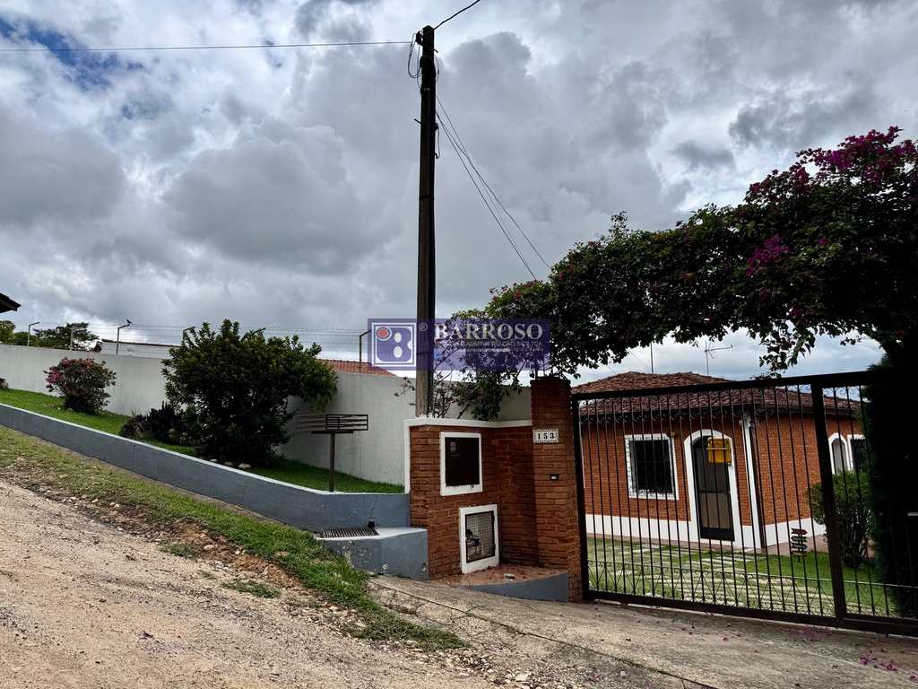 Casa em Serra Negra, no bairro Bosque dos Jequitibás