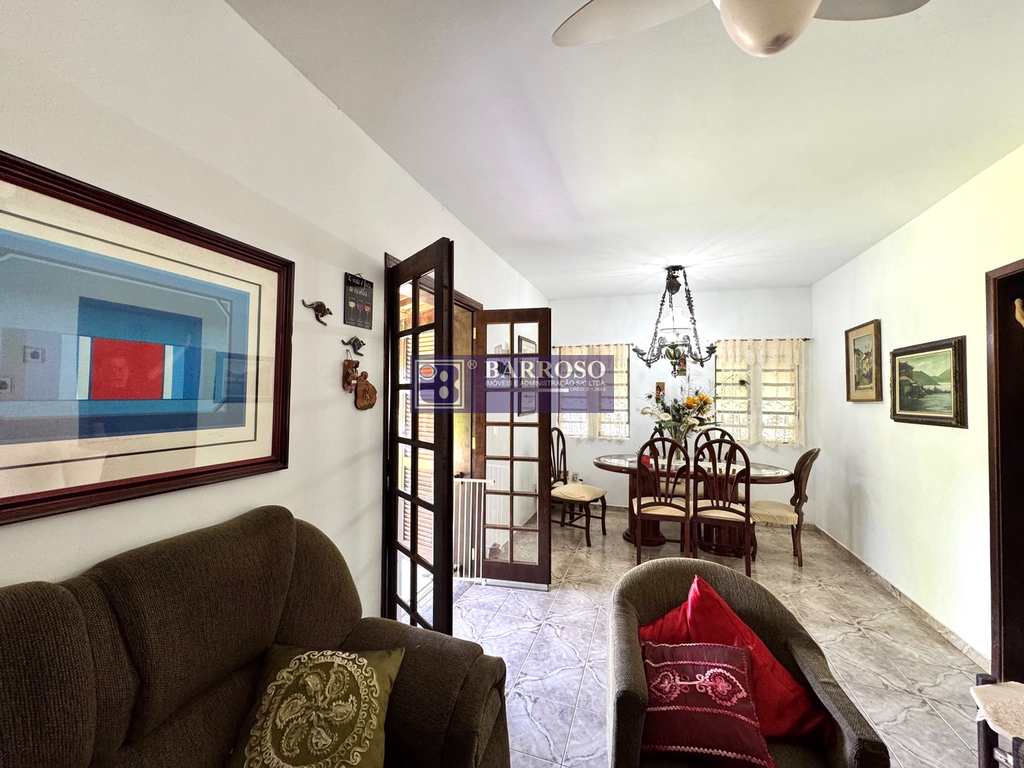 Casa em Serra Negra, no bairro Giraldi