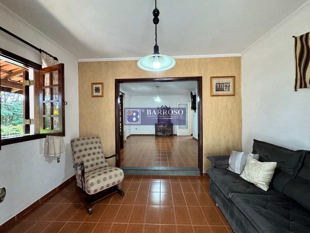 Casa em Serra Negra, no bairro Bosque das Arapongas