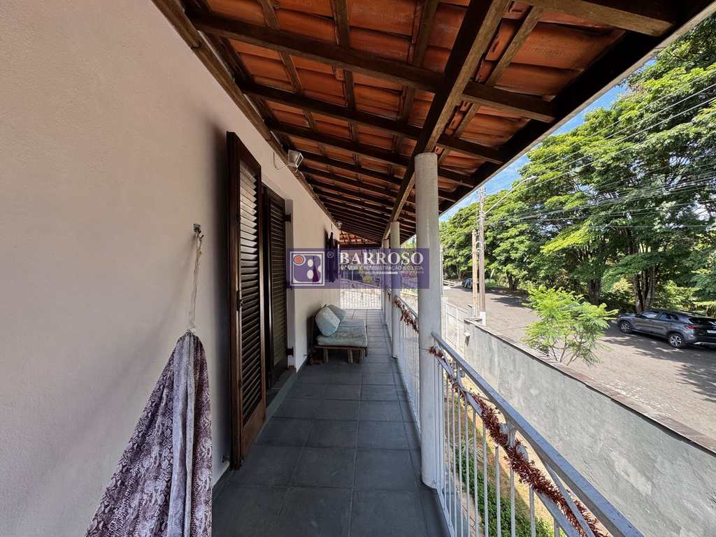 Casa em Serra Negra, no bairro Bosque das Arapongas