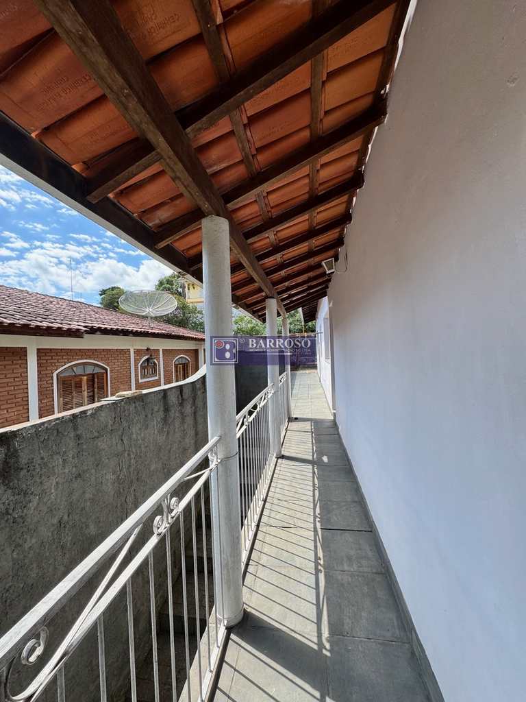 Casa em Serra Negra, no bairro Bosque das Arapongas