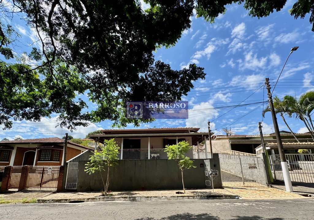 Casa em Serra Negra, no bairro Bosque das Arapongas