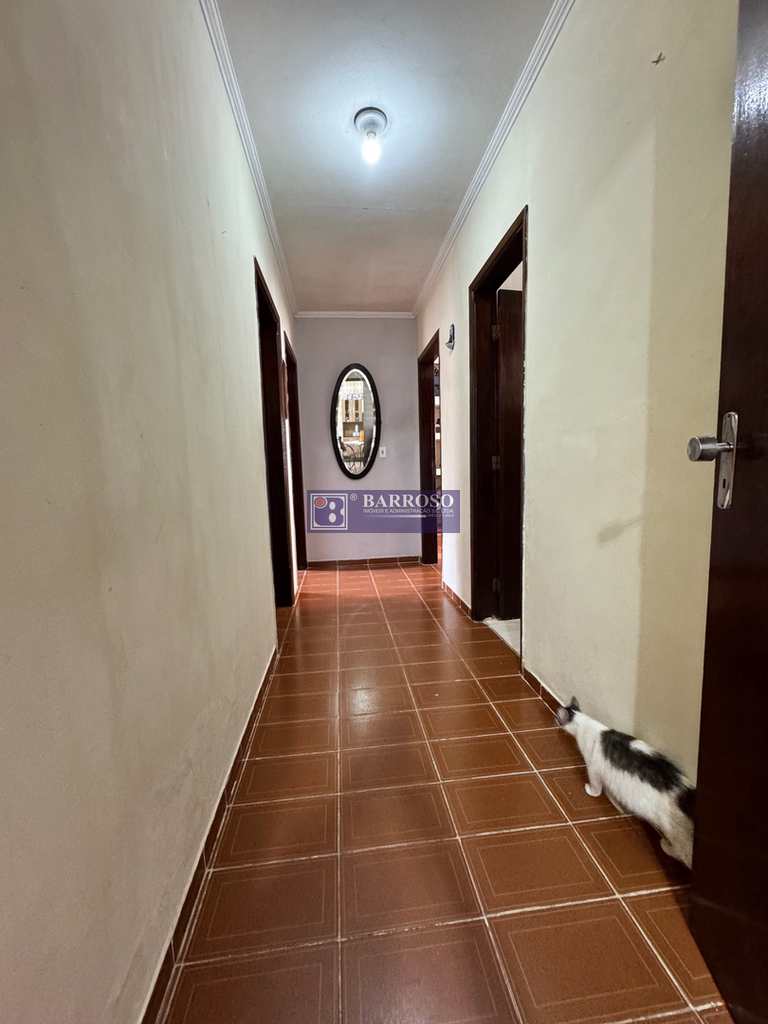Casa em Serra Negra, no bairro Bosque das Arapongas