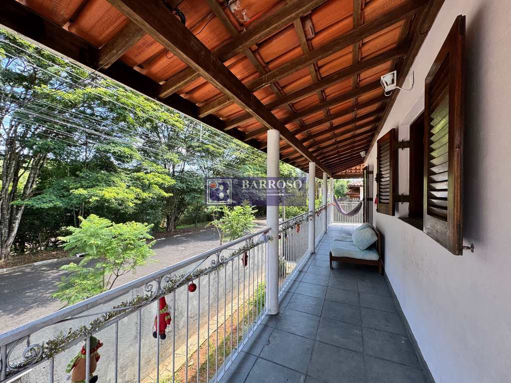 Casa em Serra Negra, no bairro Bosque das Arapongas