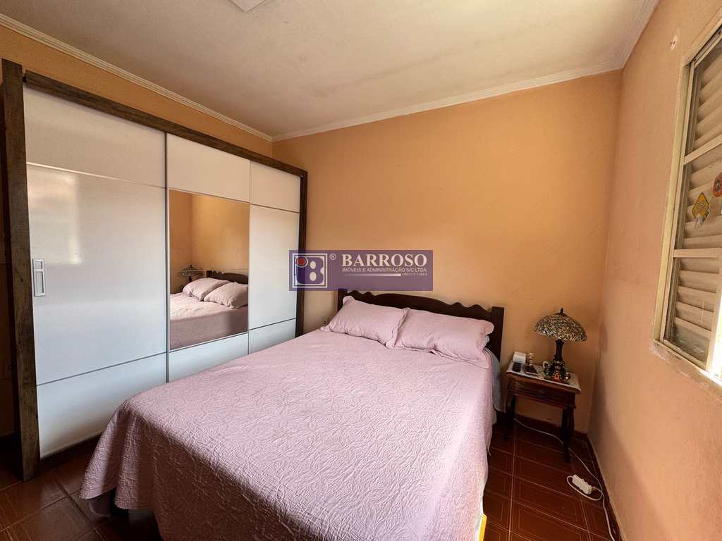 Casa em Serra Negra, no bairro Bosque das Arapongas