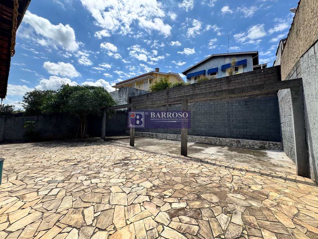 Casa em Serra Negra, no bairro Bosque das Arapongas
