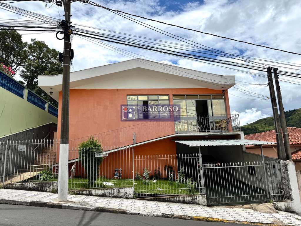 Casa em Serra Negra, no bairro Centro