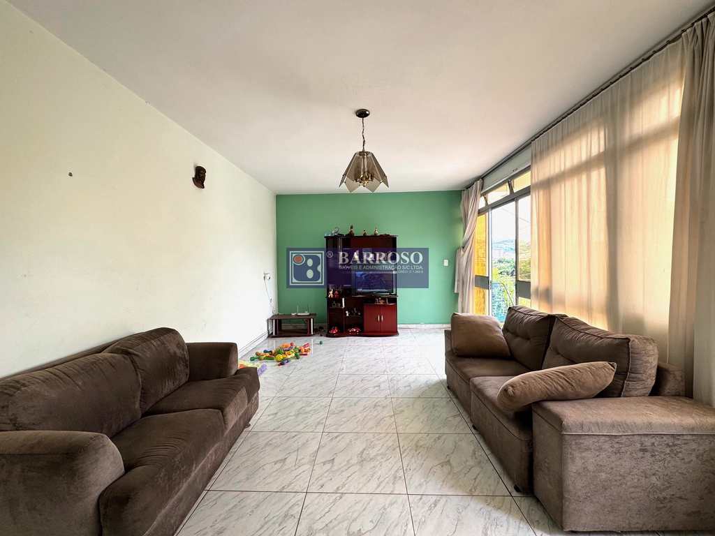 Casa em Serra Negra, no bairro Centro