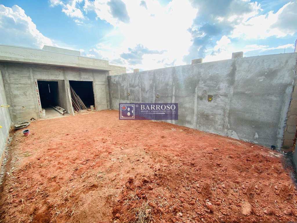 Casa em Serra Negra, no bairro Colinas de Serra Negra