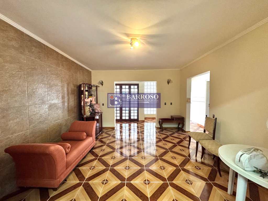 Casa em Serra Negra, no bairro Jardim Yara