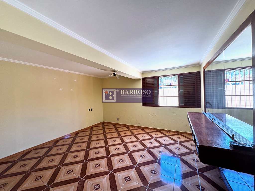 Casa em Serra Negra, no bairro Jardim Yara