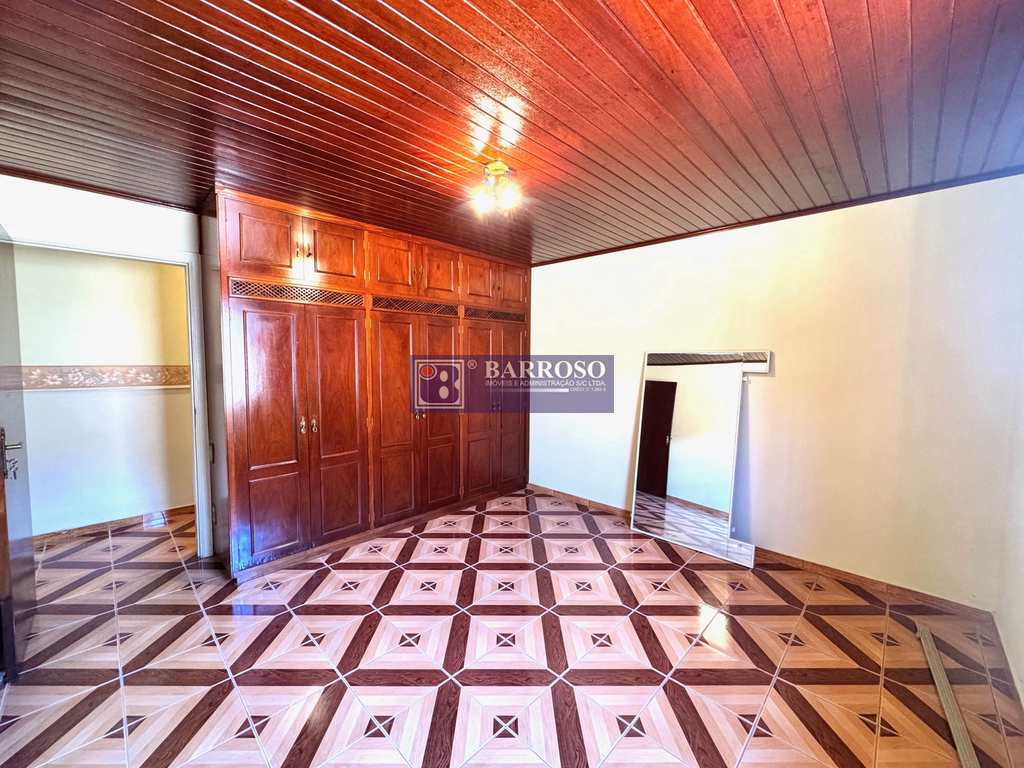 Casa em Serra Negra, no bairro Jardim Yara