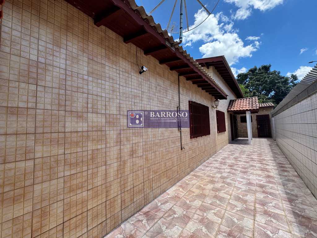 Casa em Serra Negra, no bairro Jardim Yara