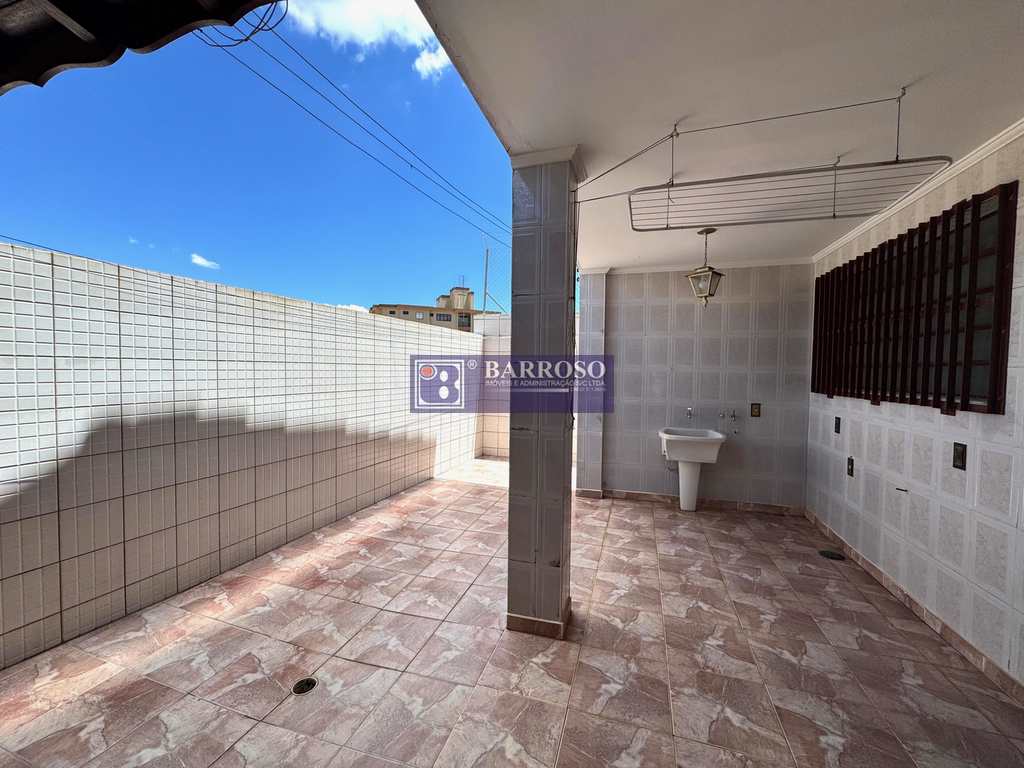 Casa em Serra Negra, no bairro Jardim Yara