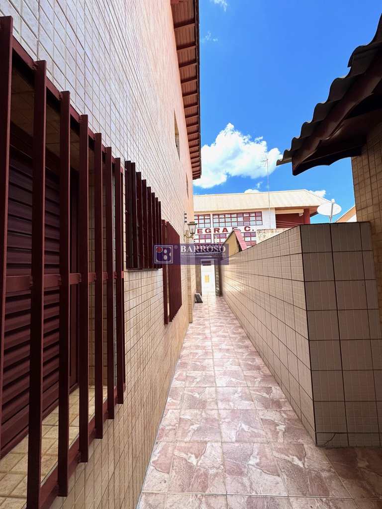 Casa em Serra Negra, no bairro Jardim Yara