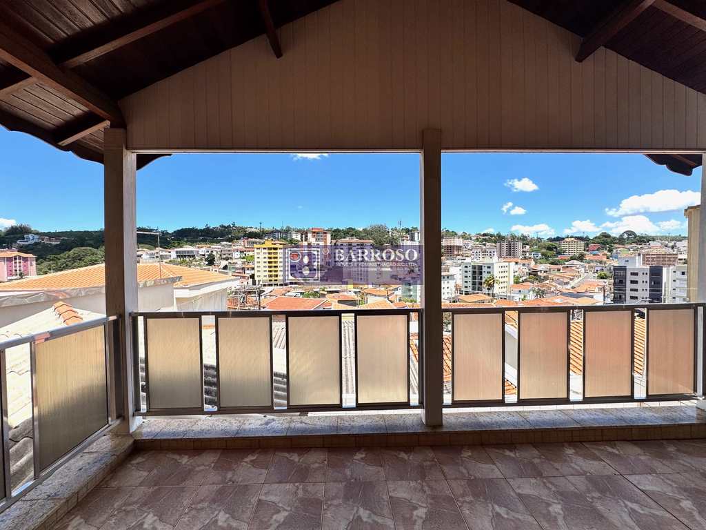 Casa em Serra Negra, no bairro Jardim Yara