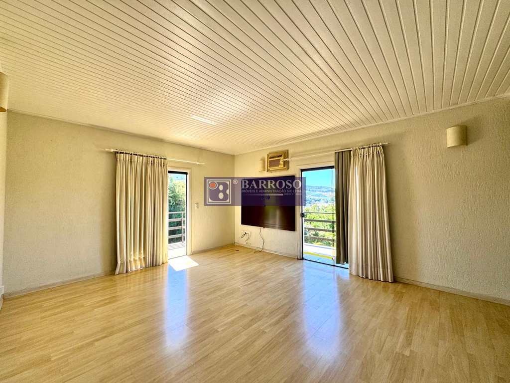 Casa em Serra Negra, no bairro das Palmeiras