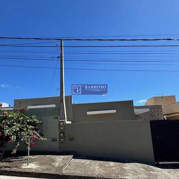 Casa em Serra Negra, bairro Jardim Itália