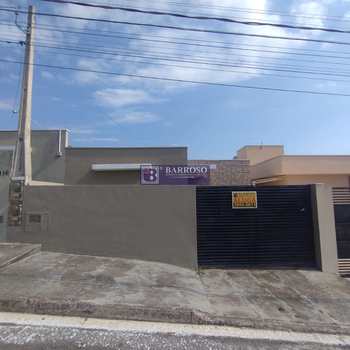 Casa em Serra Negra, bairro Jardim Itália