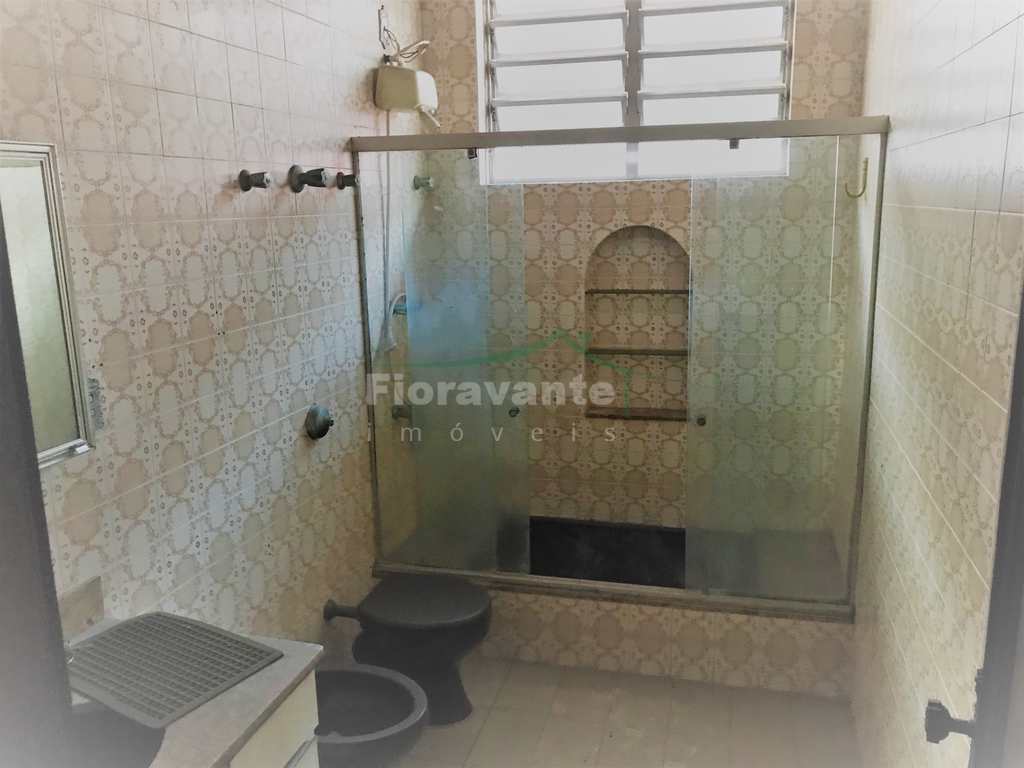 Casa Comercial em Santos, no bairro Boqueirão