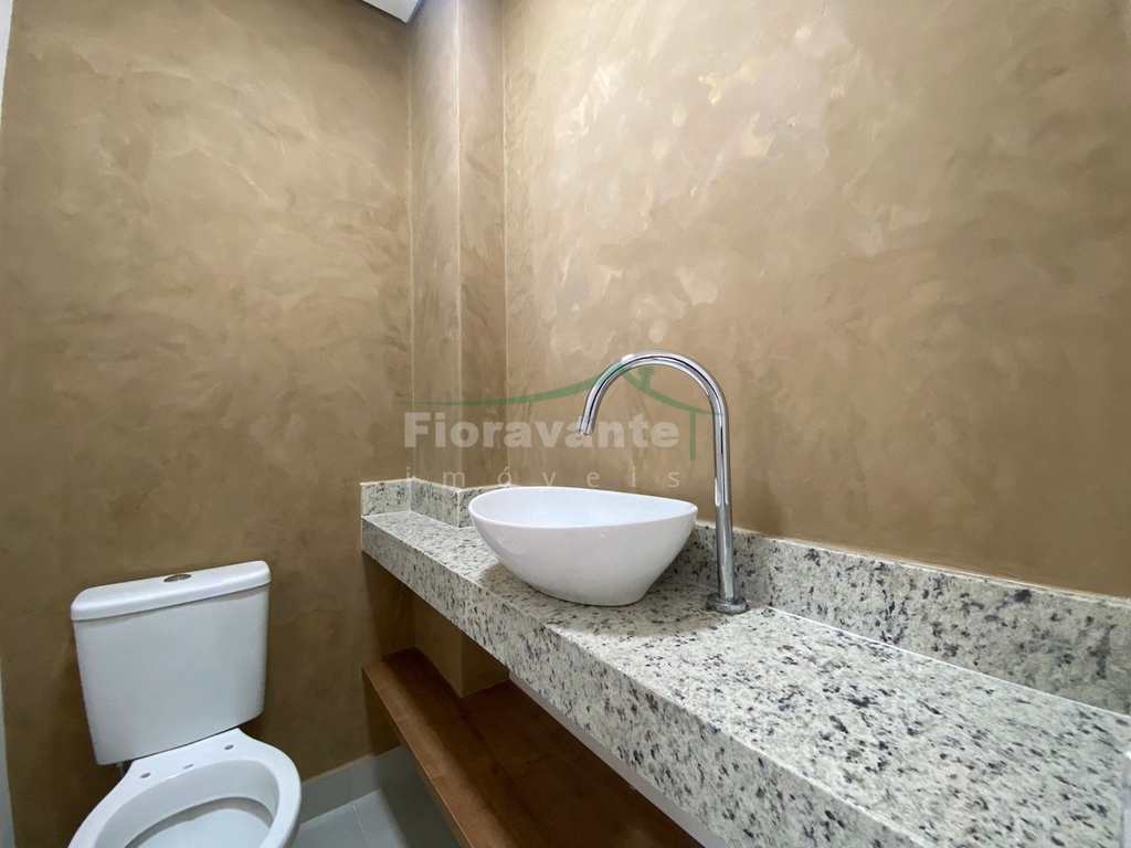 Sobrado em Santos, no bairro Campo Grande
