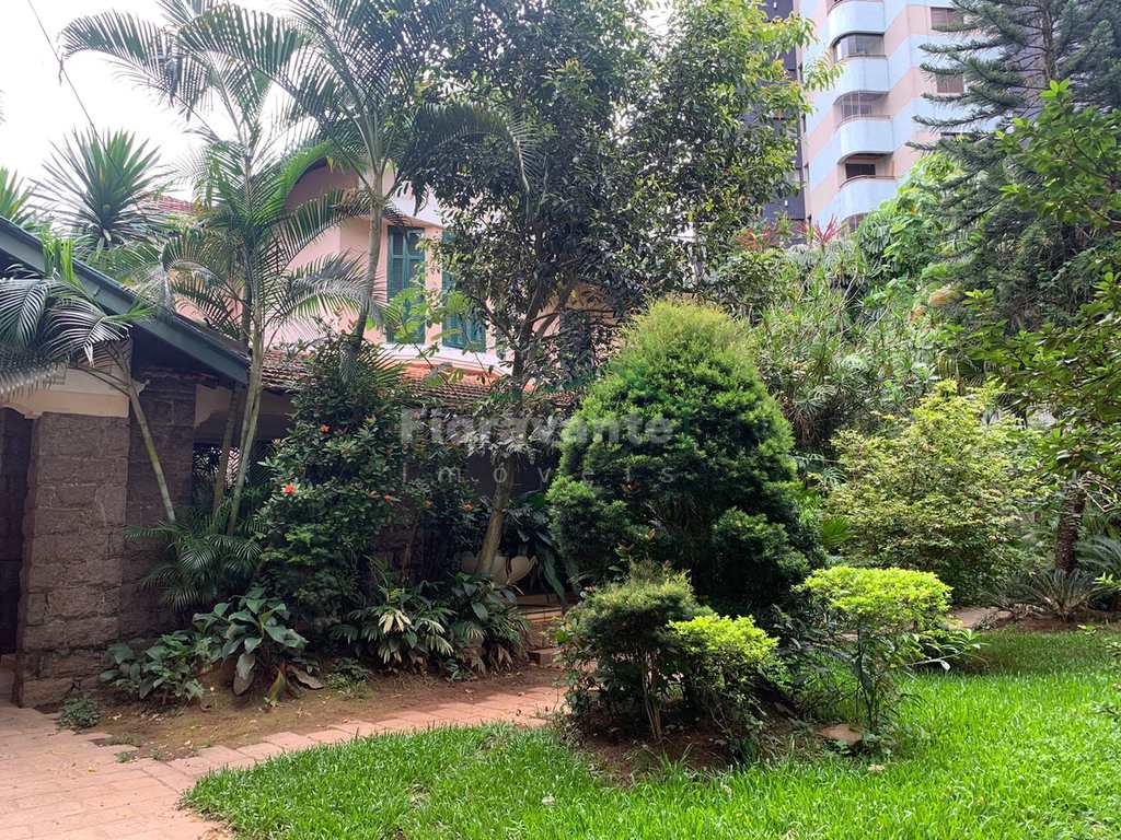Casa Comercial em Santos, no bairro Boqueirão