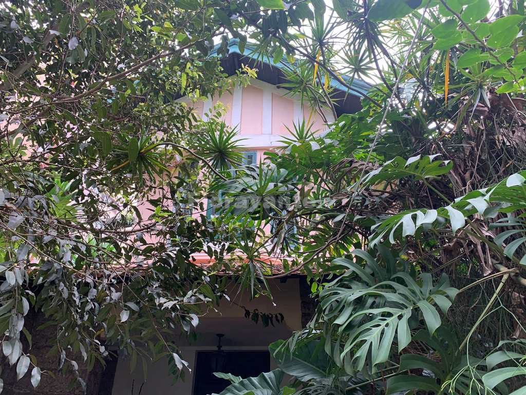 Casa Comercial em Santos, no bairro Boqueirão