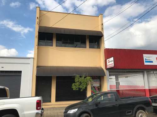 Salão, código 80 em Tatuí, bairro Centro