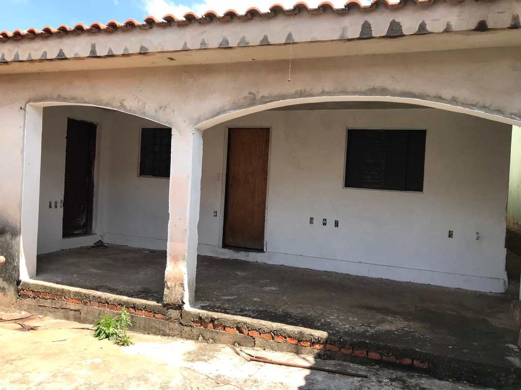 Casa em Tatuí, no bairro Vila Santa Adelia