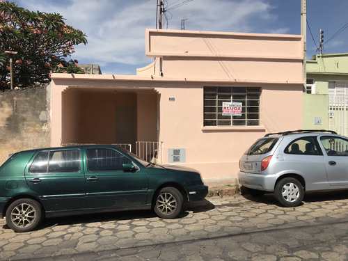 Casa, código 213 em Tatuí, bairro Centro