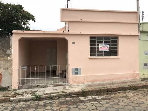 Casa, código 213 em Tatuí, bairro Centro