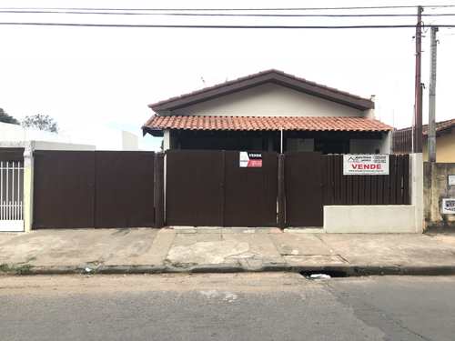 Casa, código 242 em Tatuí, bairro Centro