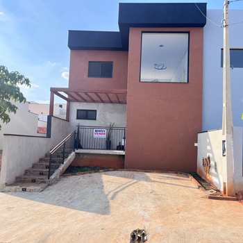 Casa de Condomínio em Tatuí, bairro Residencial Bosques dos Ipês