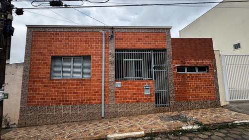Casa, código 577 em Tatuí, bairro Centro