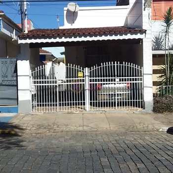 Casa em Atibaia, bairro Centro