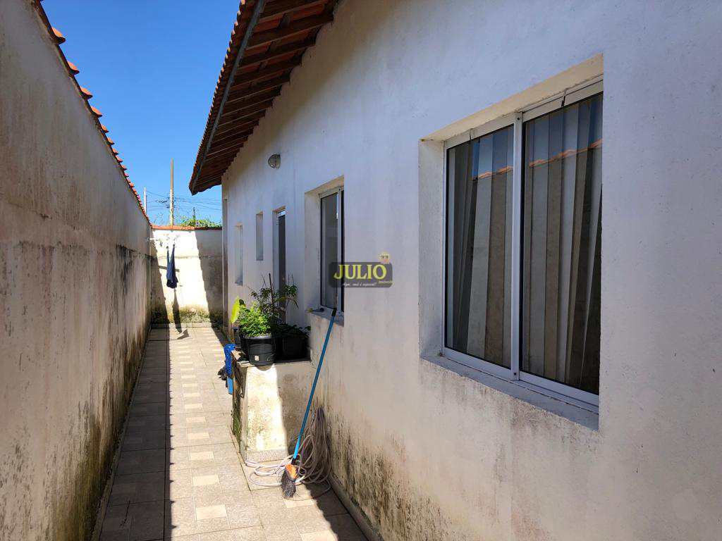 Casa em Mongaguá, no bairro Agenor de Campos