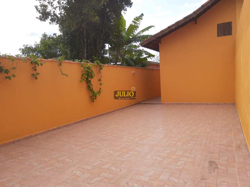 Casa em Mongaguá, no bairro Balneário Flórida Mirim