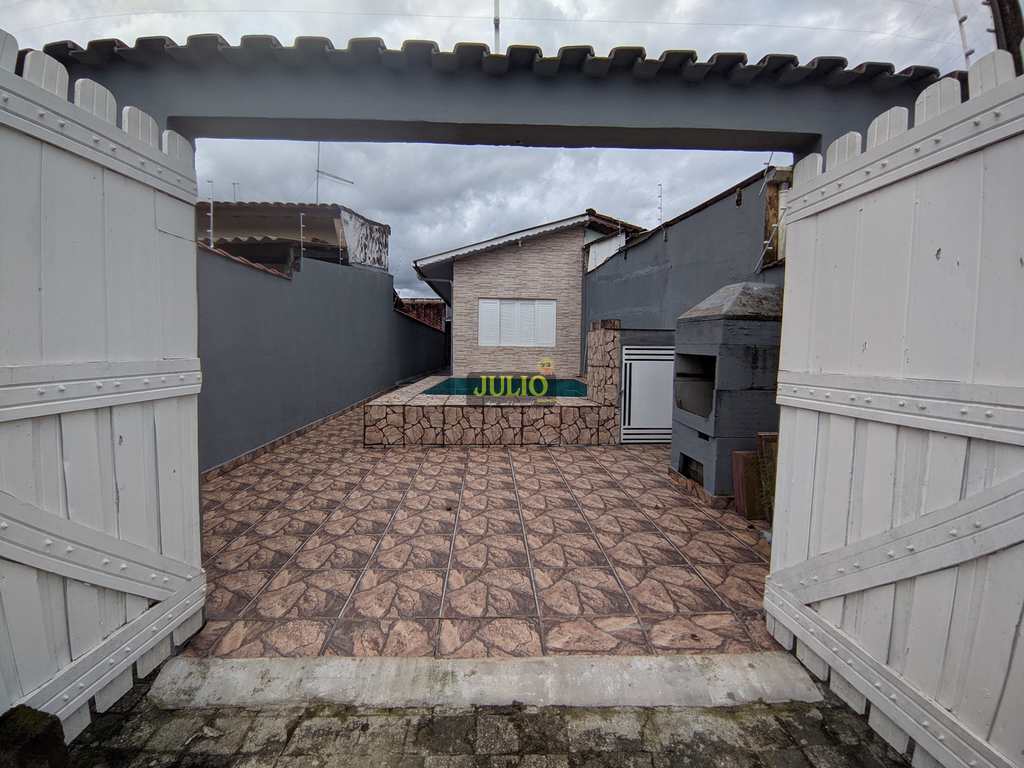 Casa em Mongaguá, no bairro Jardim Praia Grande