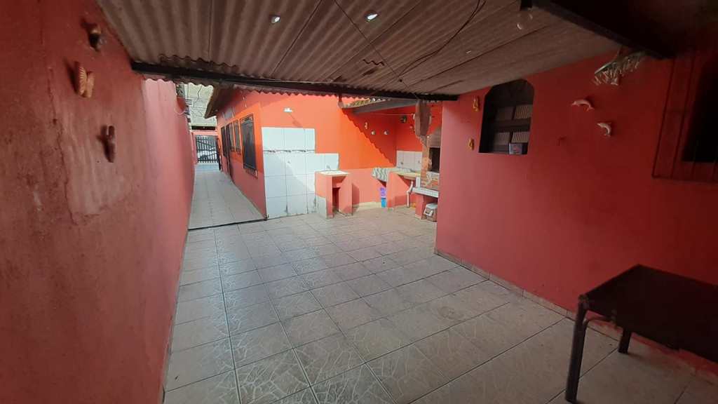 Casa em Mongaguá, no bairro Balneário Oceanópolis