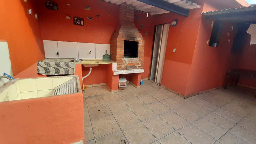 Casa em Mongaguá, no bairro Balneário Oceanópolis