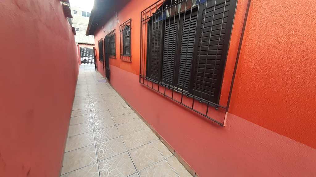 Casa em Mongaguá, no bairro Balneário Oceanópolis
