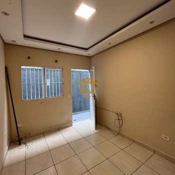Casa de Condomínio em Praia Grande, bairro Samambaia