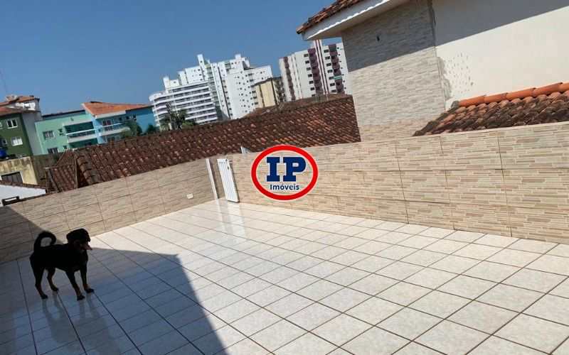 Sobrado em Praia Grande, no bairro Caiçara