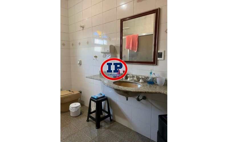 Sobrado em Praia Grande, no bairro Caiçara
