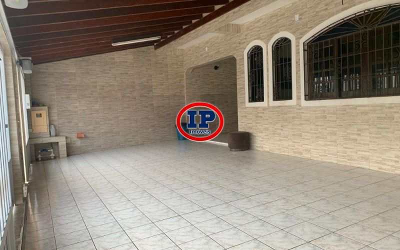 Sobrado em Praia Grande, no bairro Caiçara